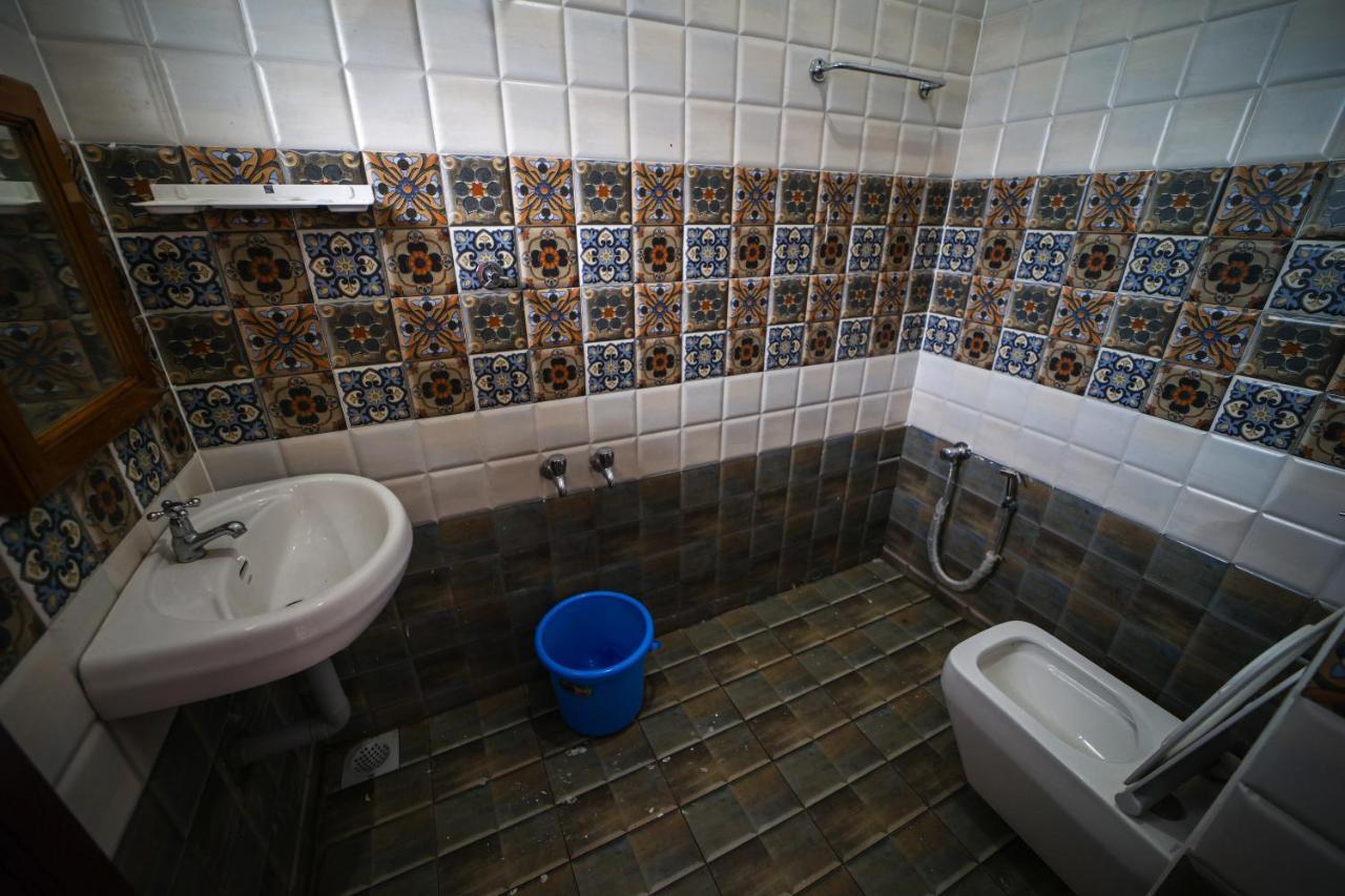 Hotel The Pothigai Palace Kuttālam Zewnętrze zdjęcie